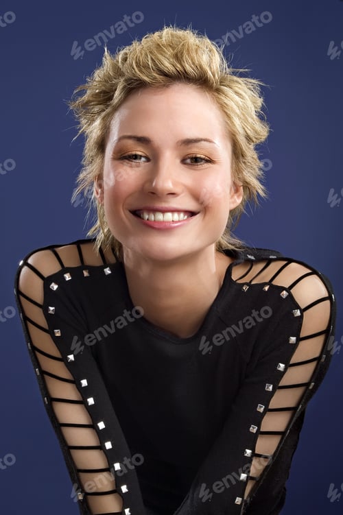Preview: Studio Shot Of Woman Smiling
