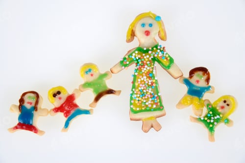 Preview: Cookies, Woman With Five Kids Against White Background