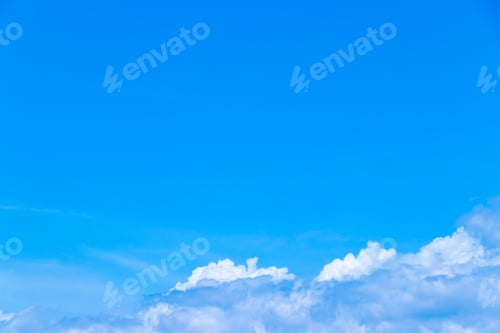 Preview: The Blue Sky Of Early Summer