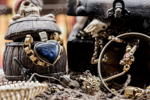 Preview: Pirate And Treasure, Columbus Day