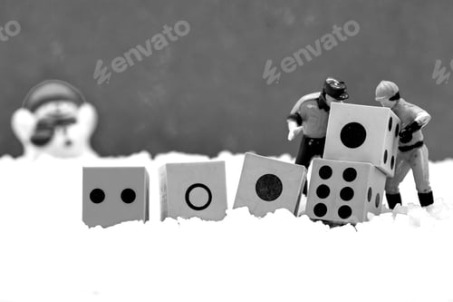 Preview: Cubic With New Year On Snow