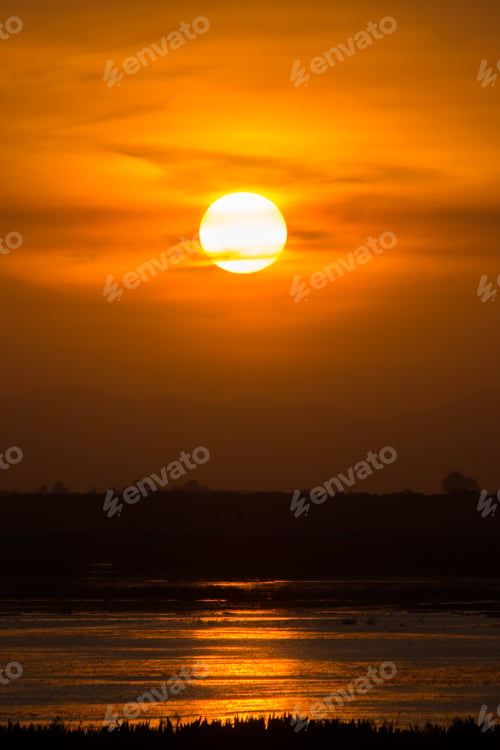 Preview: Sunset Sky On The Lake