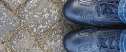 Preview: Comfortable Casual Navy Blue Leather Shoes For Men On Road Or Footpath Made Of Rocks Or Stones