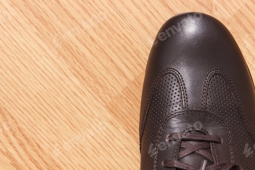 Preview: Brown Comfortable Leather Shoe For Men On Wooden Background, Male Footwear Concept, Place For Text