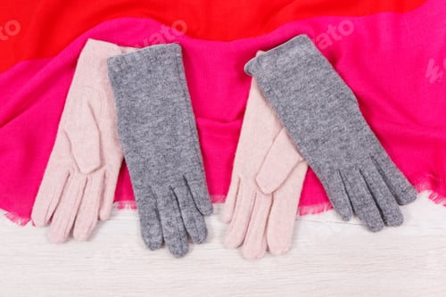Preview: Warm Womanly Woolen Or Cotton Gloves And Shawl For Using In Autumn Or Winter