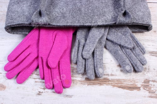 Preview: Woolen Gloves For Woman And Handbag On Old Rustic Wooden Background, Womanly Accessories, Warm
