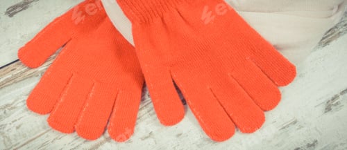Preview: Gloves And Shawl Or Scarf Made Of Cotton Or Wool, Warm Womanly Clothing For Autumn Or Winter Concept