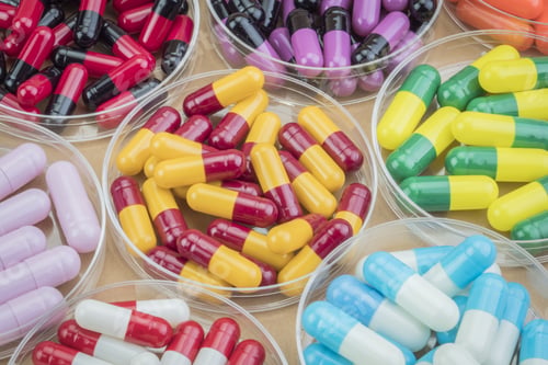 Vista previa: Diverse Capsules Of Different Colors Of The Disks From Petri