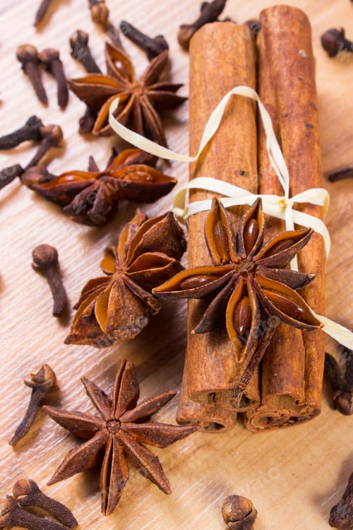 Preview: Star Of Anise, Cinnamon Sticks And Cloves, Seasoning For Cooking And Baking