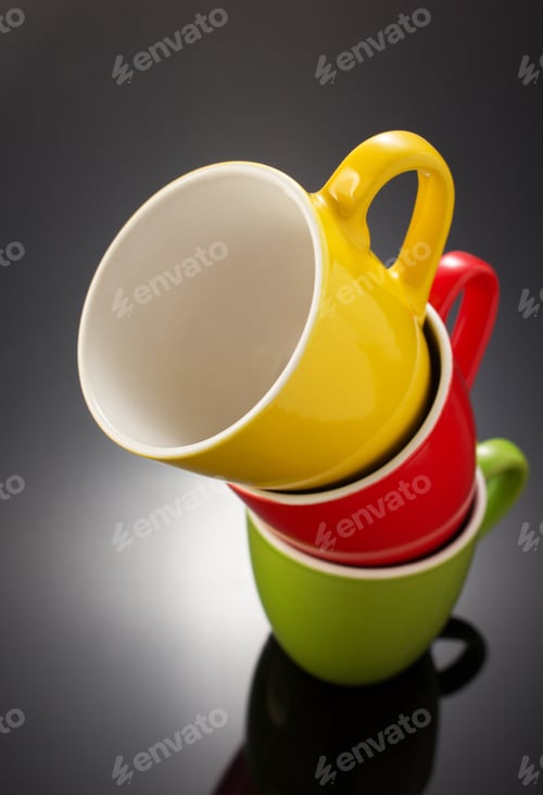 Vista previa: Empty Ceramic Cup On Black Background