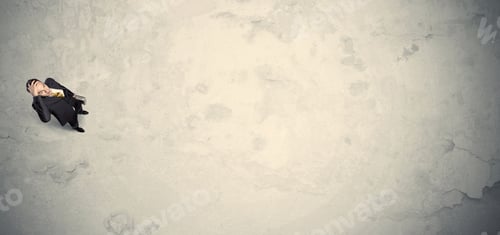 Preview: Business Man From Top Standing With Copy Space Desert Background