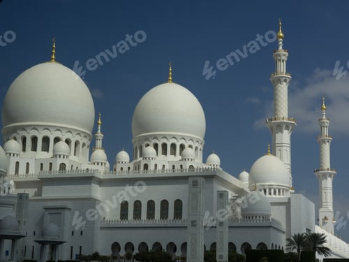 Preview: The Big Mosque Of Abu Dhabi