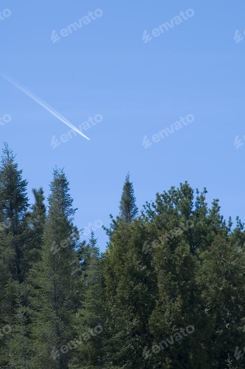 Preview: Alien Spacecraft Plunging Toward Earth In Broad Daylight -- Shutterstock Exclusive!