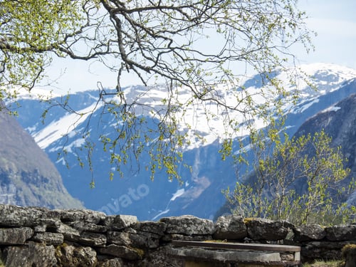 Preview: Spring Time In Norway