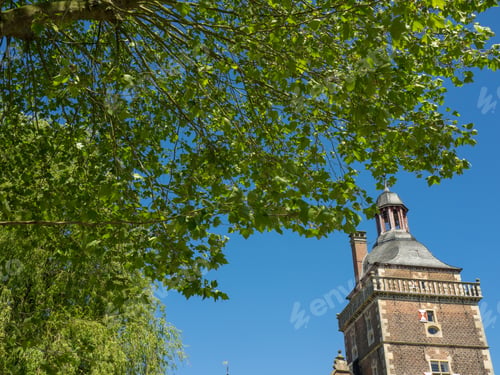 Preview: At The Castle Of Raesfeld