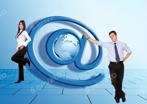 Vista previa: Ilustración de gente de negocios con un signo «At»