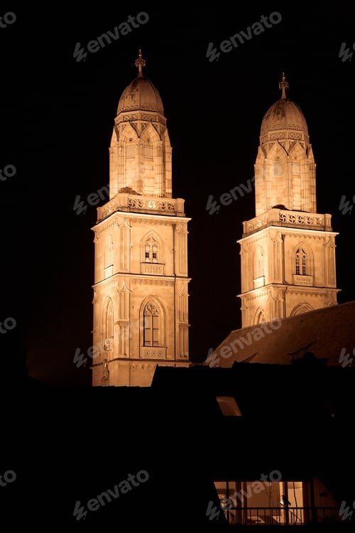 Preview: Zurich Cathedral At Night Beautifully Illuminated