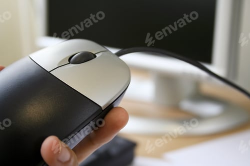 Preview: Mouse On Focus With A Monitor Behind
