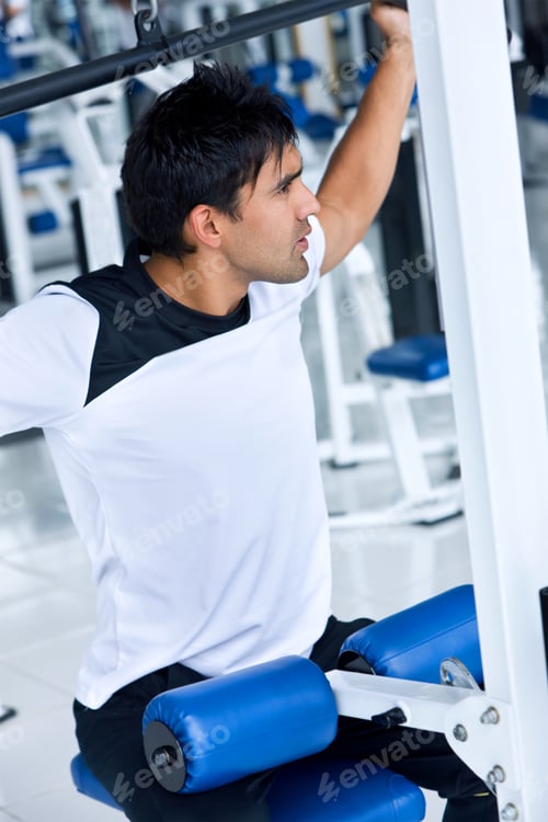 Preview: Strong Man Lifting Some Weights At The Gym