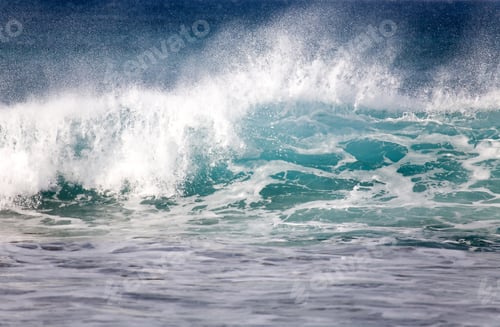 Preview: Beautiful Sea Wave On A High Tide Day