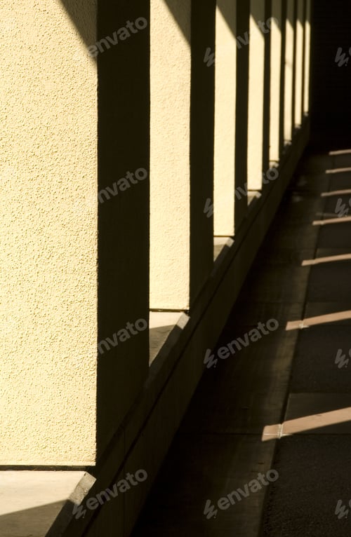 Preview: Passageway With Sunlight And Shadow Outside Building On College Campus In Southern California