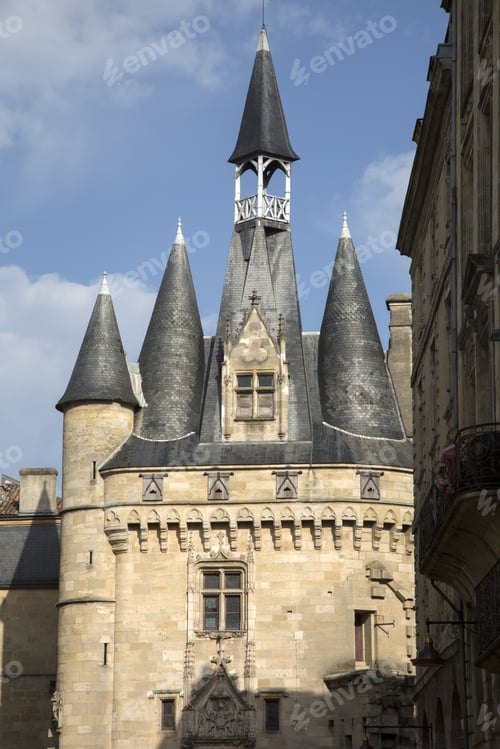 Preview: Porte Cailhau Gate, Place Du Palais Square, Bordeaux, France