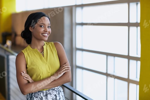 Vista previa: Portrait Of A Confident Businesswoman At Work In Herglass Office
