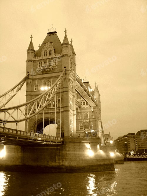 Preview: Aged Tower Bridge Illuminated