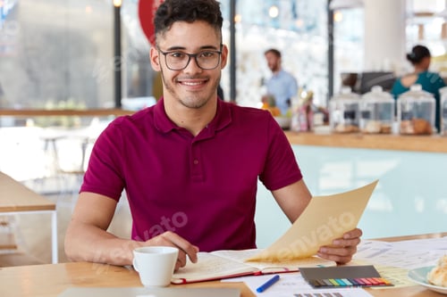 Preview: Smiling Datisfied Entrepreneur Holds Papers, Wears Casual Clothes, Prepares For Training Workshop