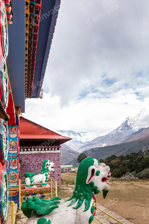 Preview: Trekking Everest Base Camp. Nepal. Asia.