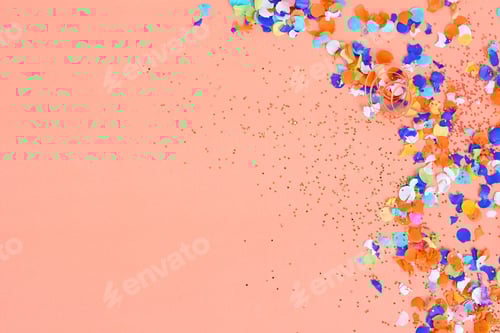 Visualização: Vista superior do fundo colorido de confetes de festa. Conceito de celebração