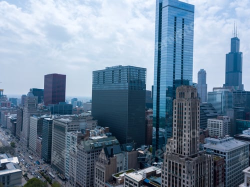 Preview: Beautiful Aerial View Of The Skyscraper Buildings In The City Of Chicago