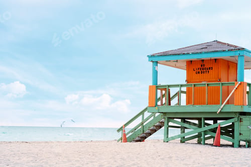 Preview: Beach And Lifeguard Tower In South Beach, Miami