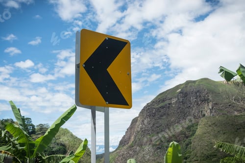 Preview: Traffic Sign On The Road To Las Rosas, Cauca
