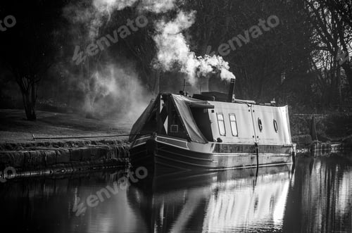 Preview: Liverpool, United Kingdom - Jan 01, 2019: A Narrow Boat On The Leeds - Liverpool Canal Lights A