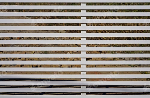 Preview: Horizontal Grid On Modern Gate