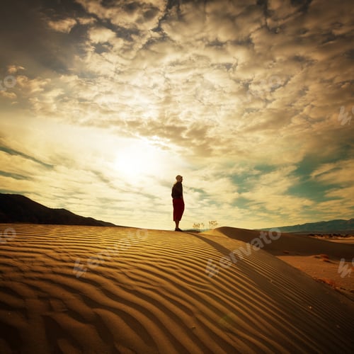 Preview: Hike In Desert,Death Valley National Park,Usa