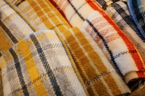 Preview: Plaid Blanket In Souvenir Shop In Iceland