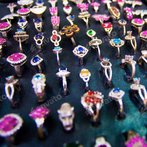 Preview: Colourful Rings In The Jewellery Market