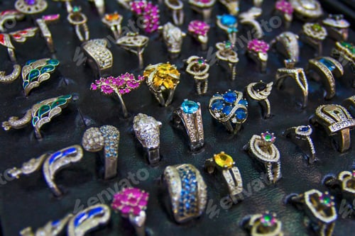 Preview: Colourful Rings In The Jewellery Market