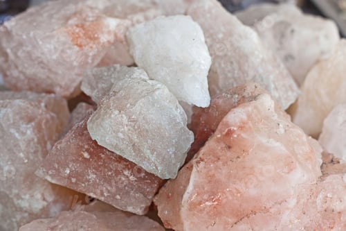 Preview: Lump Of Himalayan Mineral Pink Salt On The Market