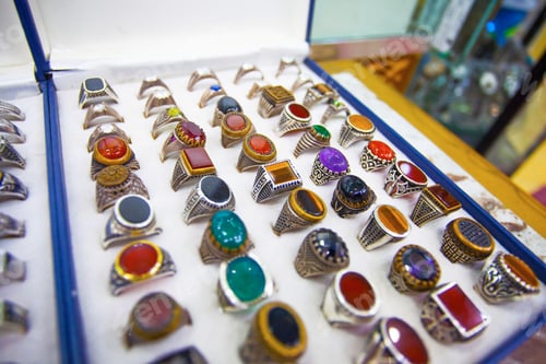 Preview: Colourful Rings In The Jewellery Market