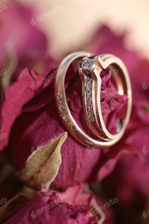 Preview: Wedding Ring Decor