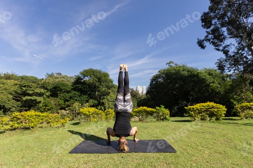 Preview: Blonde Woman Practicing Yoga In A Park, Barueri, São Paulo, Brazil