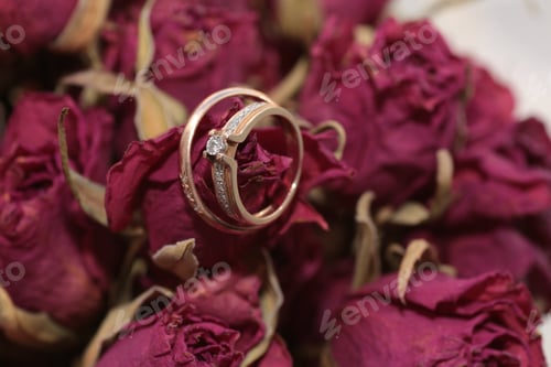 Preview: Wedding Ring Decor
