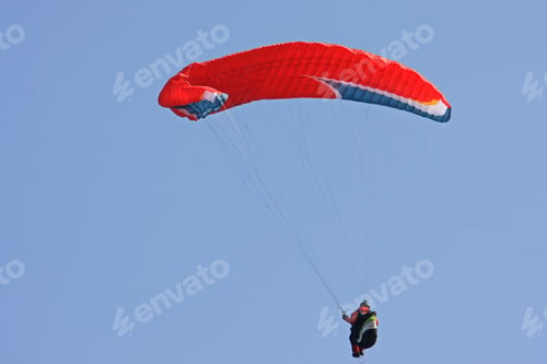 Preview: Paraglider Doing Big Ears