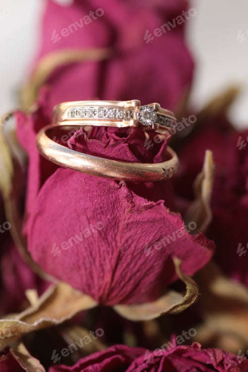 Preview: Wedding Ring Decor