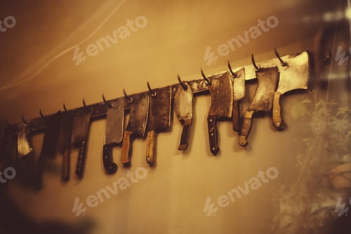 Preview: Knifes On The Wall