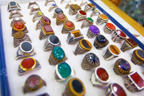 Preview: Colourful Rings In The Jewellery Market