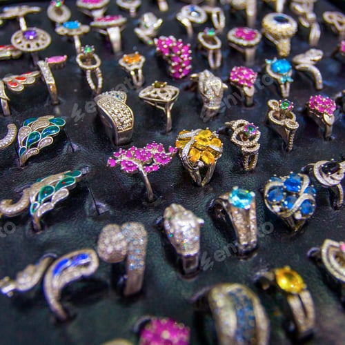 Preview: Colourful Rings In The Jewellery Market